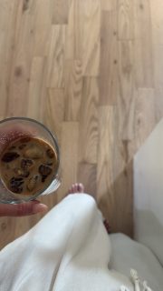 More bed making perks:
✔️Reduces Stress 
✔️Improves focus& creativity 
✔️Helps you sleep better
✔️Lessens hate for the rest of the mess in your bedroom😉

Are you a must have your bed made daily or a doesn’t matter either way? 

My favorite healthy bedroom tips: 
- fresh air : window open a little all year round for fresh air while we sleep.
- Choose organic linens whenever possible or at the very least cotton ones that are Oeko-Tex certified. Comforter is @coyuchi brand and have had for more than 5 years. Sheets are organic from @onequince (LOVE their quality). 
- Wash and refresh at least every other week. When sickness is present, I swap pillowcases daily and change sheets weekly. 
- If you have them - use a humidifier in the winter (it’s DRY in Colorado) and air purifier all year round. 
 
Favorite laundry soap to keep all the things fresh and clean is @humblesuds - use my code: CLEANBECKY to save 15% on your order. 

Weighted vest has become my new 2026 personality. Obsessed with this one. Drop a comment if you’d like the link. I’ll track it down!